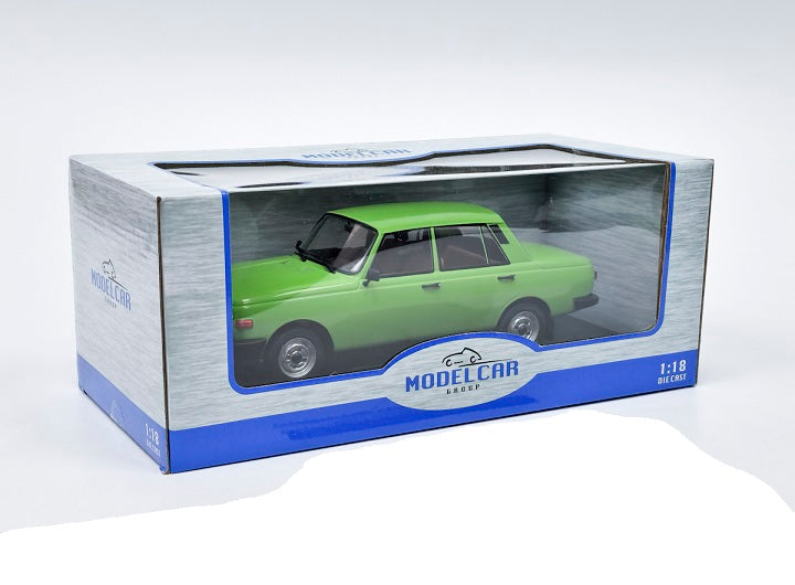 Wartburg 353 verde - 1/18 Model Car Group