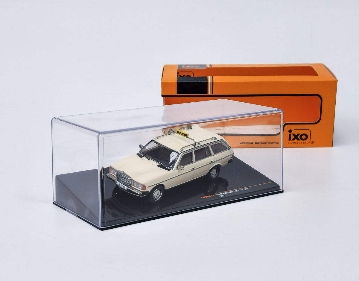 Mercedes-Benz 200T S123 1982 Taxi Germany cu vitrina plexiglass - 1/43 Ixo Modelcars