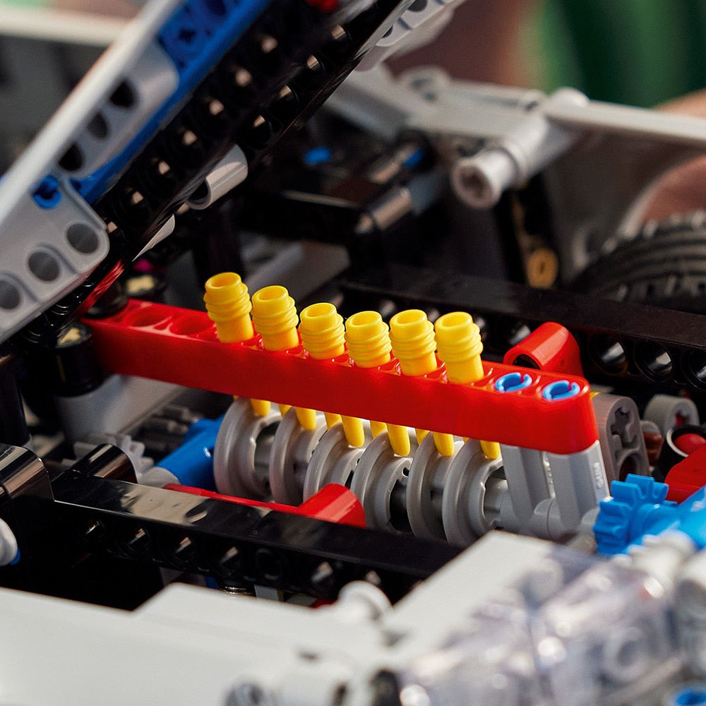 LEGO Technic 42210 - Masina Nissan Skyline GT-R (R34) din Mai furios, mai iute (1410 piese)